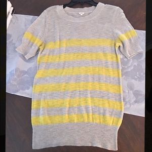 Short sleeve sweater